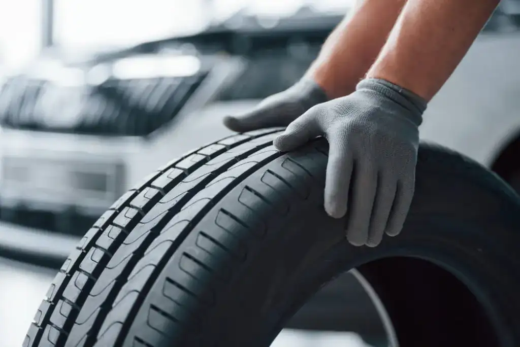 Garage pneus Saint-Herblain : adhérence optimale grâce à nos spécialistes pneumatiques